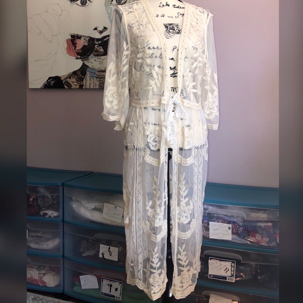 <LAST>Sheer Floral Embroidered Duster Kimono - Picture 4 of 7